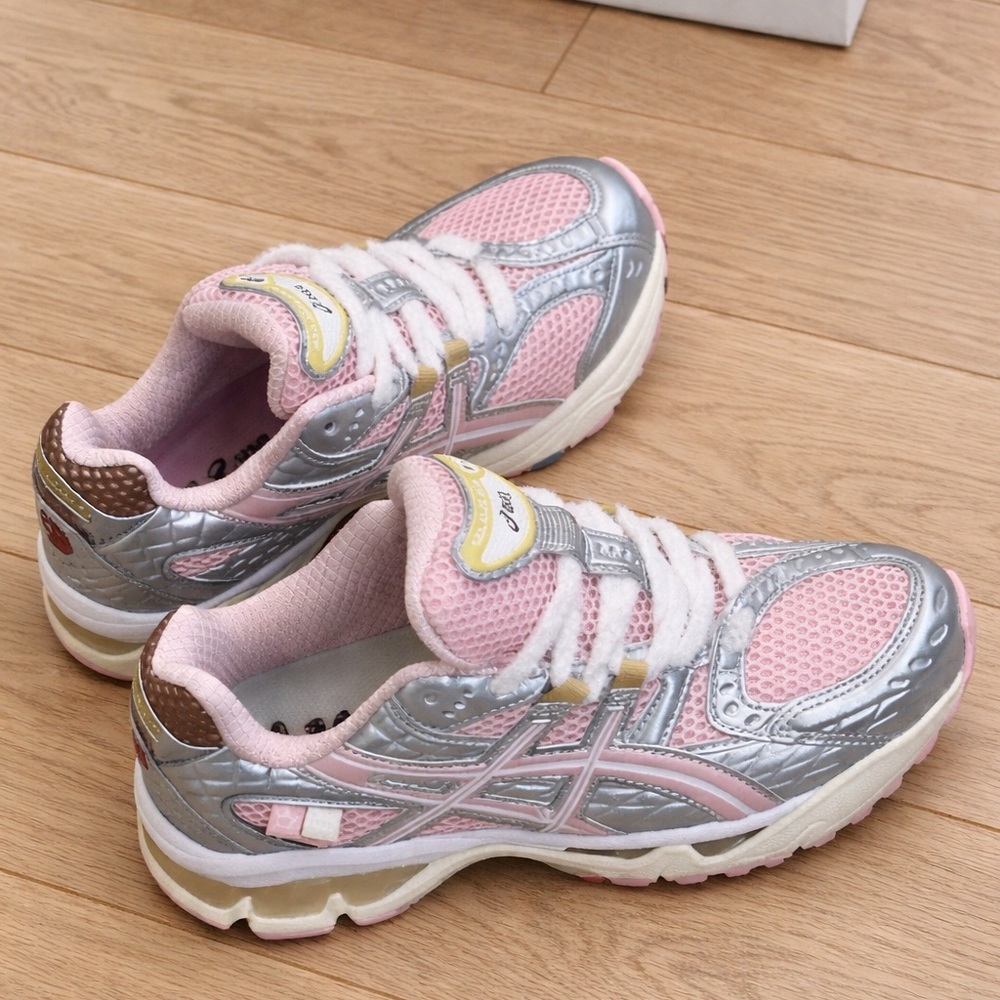 (Men's ) ASICS Gel Nimbus 10.1 Vandy The Pink Atmos Strawberry Cream Sneakers - Picture 5 of 7